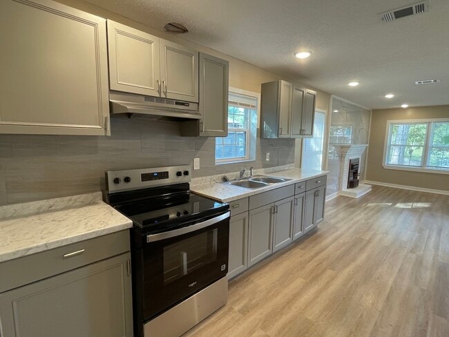 Photo - 803 S Oak St