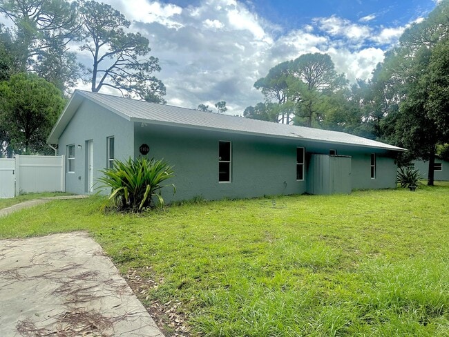 Building Photo - 5106 Sanibel Ave Rental