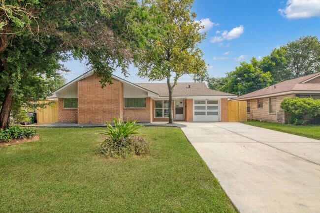 Photo - 1703 Ansbury Dr