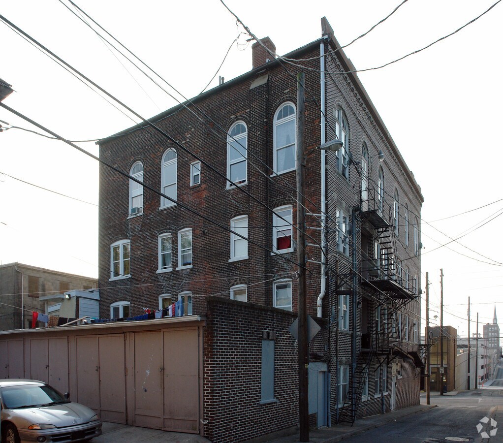 Photo - 619-623 W Turner St