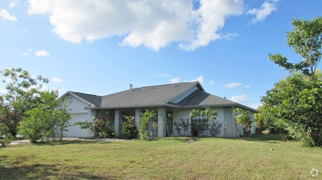 Building Photo - Spacious 3-Bedroom Home in Watermill Cove ...