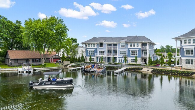 Mystic Cove - Luxury Lakefront Living
