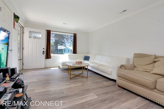Photo - 3 br, 2 bath House - 723 Woodfin Rd