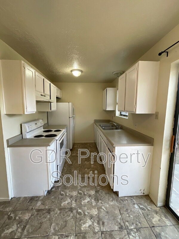 Photo - 420 Tennessee St NE Unit B