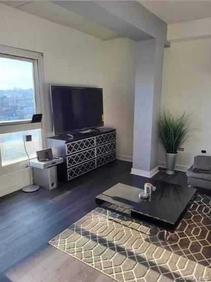 Photo - 1 Landmark Sq