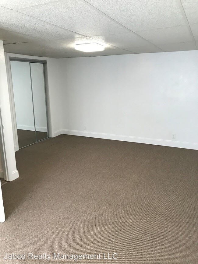 409 E Howard St Unit 1