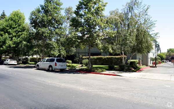 Photo - Birchwood Garden Apartments