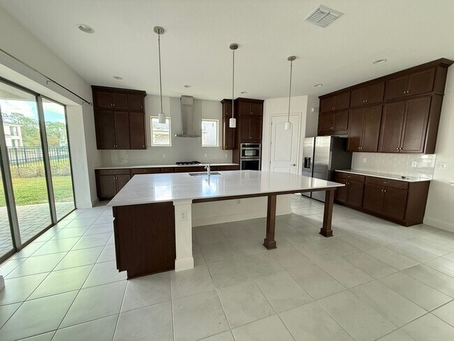 Photo - 5/4 spacious Saint Cloud Home