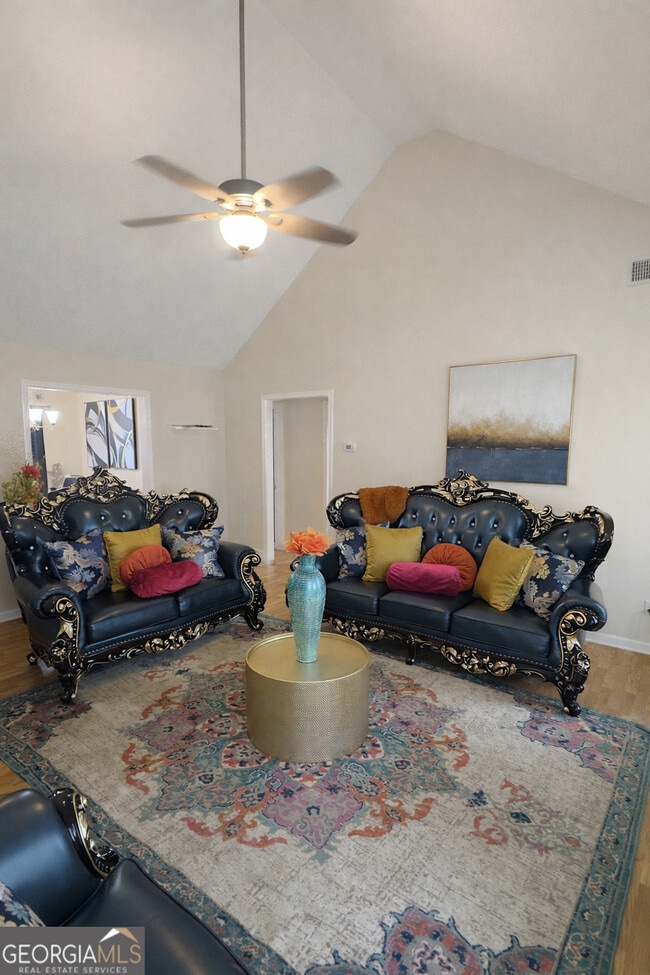 105 Redwood Dr