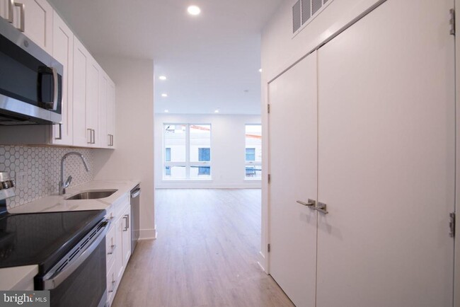 Photo - 1325 N Lee St Unit 202