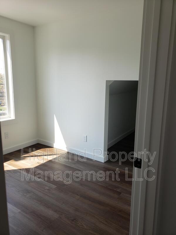 Photo - 902 NE Colorado St Unit #301