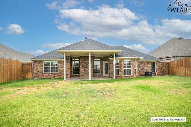 Photo - 8 St Andrews Ct