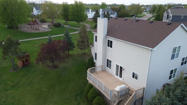 2039 Greenview Dr