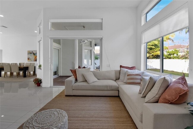 Photo - 710 Lake Blvd