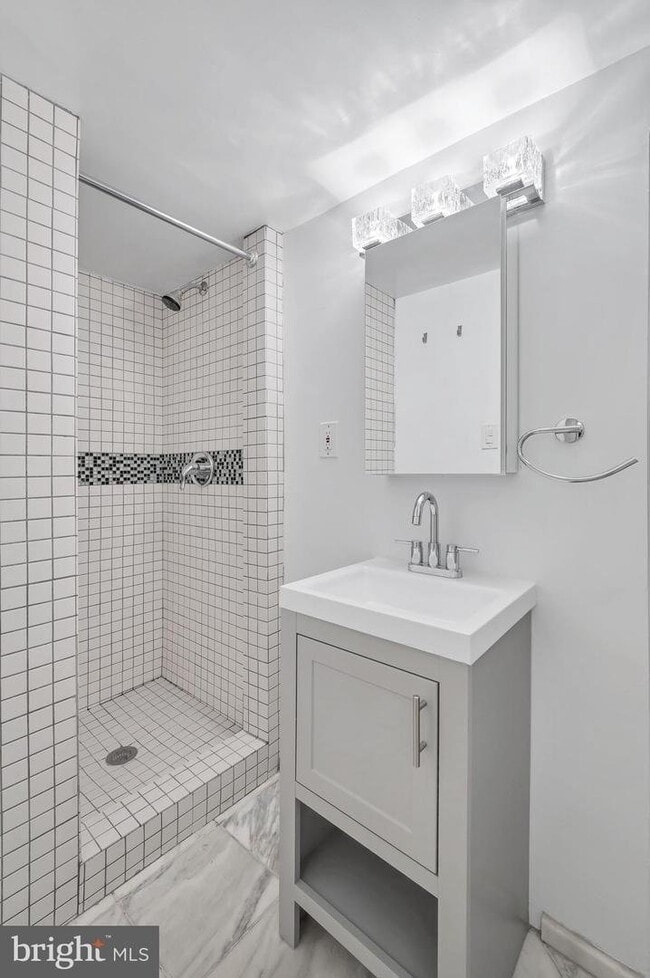 Photo - 3513 T St NW Unidad B