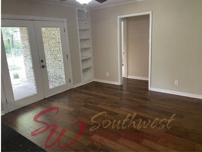 Photo - Lovely 3 bedroom home in established, quiet neighborhood