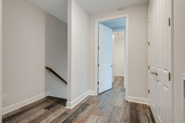 Photo - 413 Ronan Way