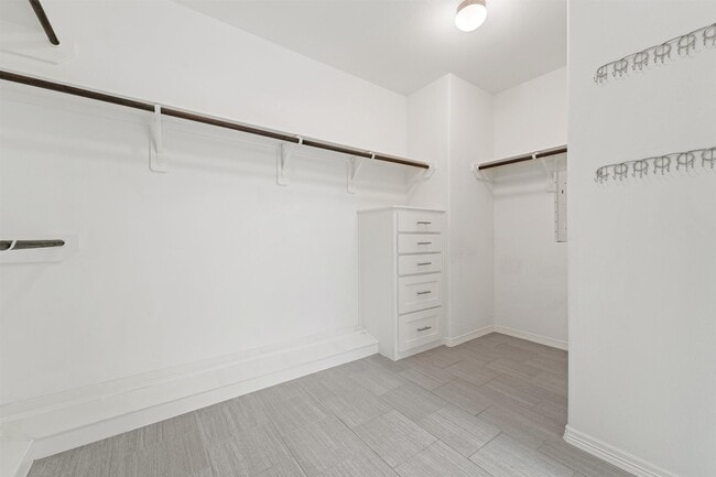 Building Photo - 2107 Crockett St