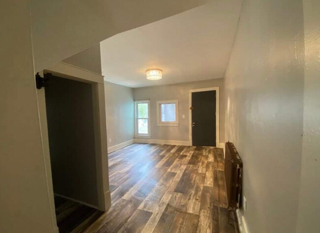 Photo - 312 Crocker St Apartments Unit #3