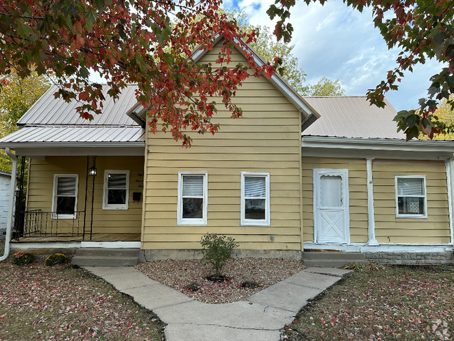 Building Photo - 804 W Walnut St Rental