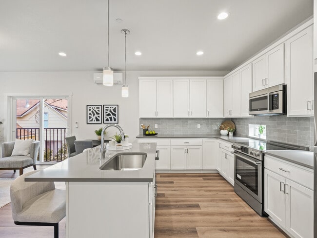 Photo - 21SHR - 21st & Sherrett