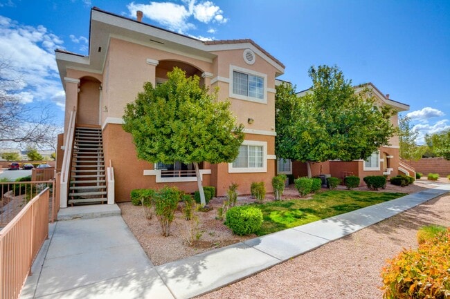 Photo - Beautiful 2BR / 2BA Renovated / Modern Con... Unit 611
