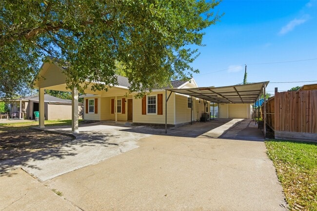 Photo - 1418 Thomas Ave