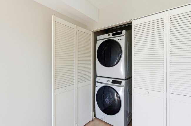 Photo - 1215 Balmoral Ave