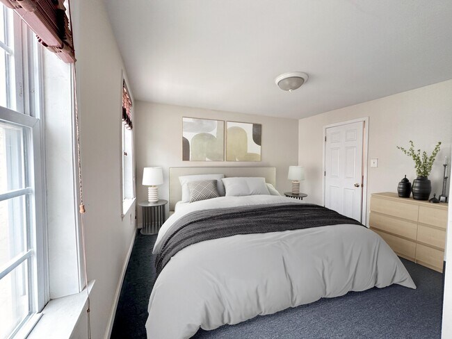 Photo - 1525 Montrose St