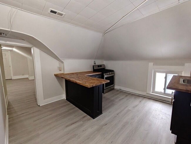 Photo - 317 East Washington St