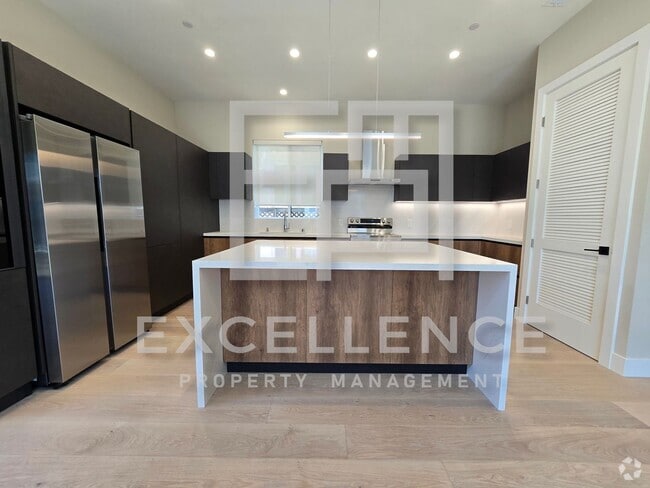 Building Photo - Brand New Build - 2/2 Cottage, Fenced Yard... Rental