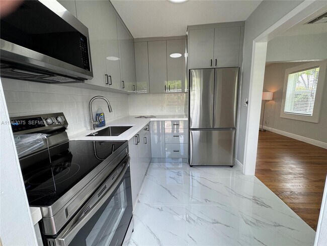 Photo - 51 Montilla Ave