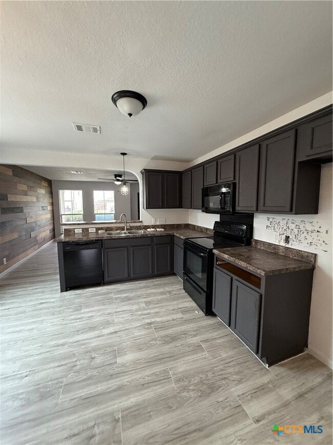 Photo - 426 Wind Gust