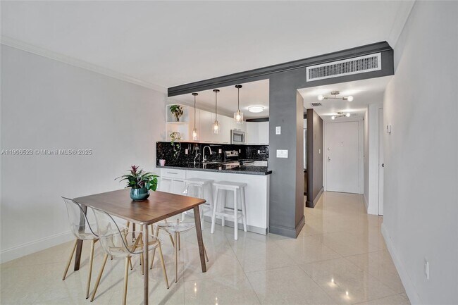 Building Photo - 3375 N Country Club Dr Unit 1603