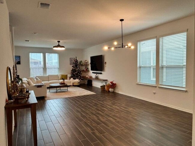 Photo - 1512 Hope Rnch Rd