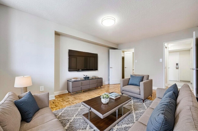 Building Photo - The Sprucedales