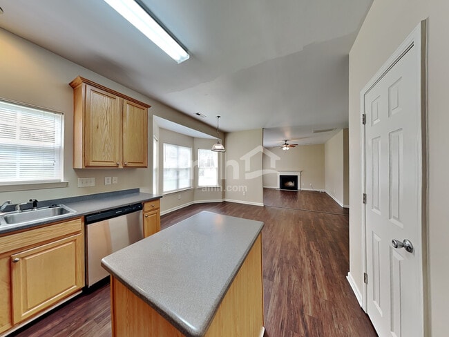 Photo - 5711 Falkirk Ln