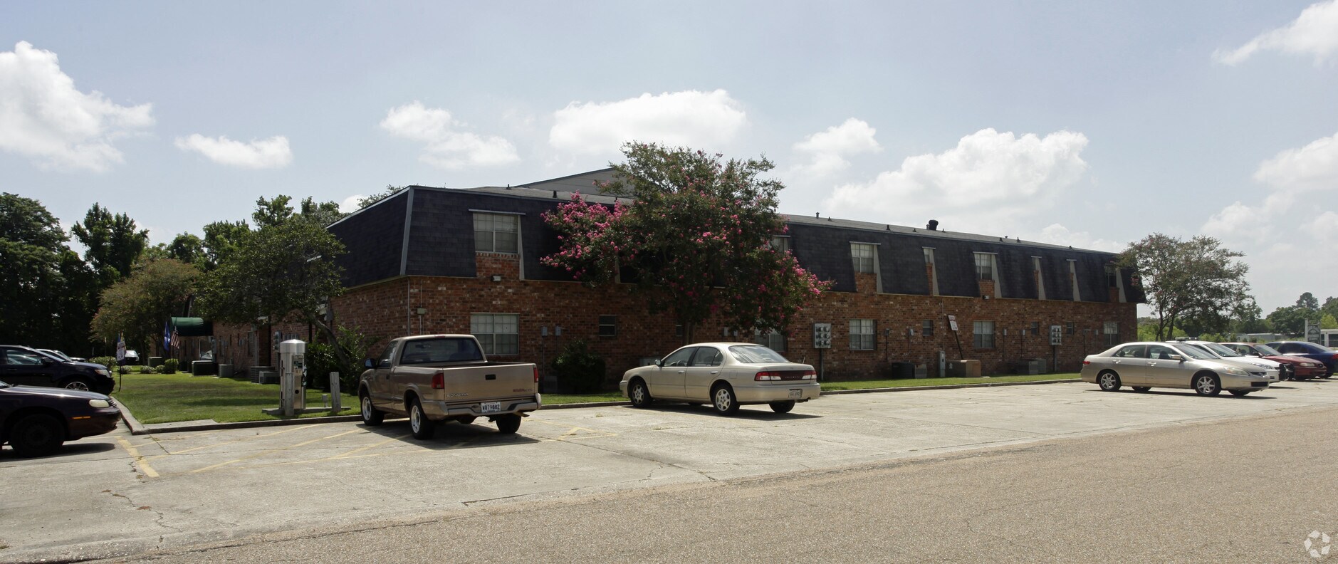 Chateau Baker Apartments - Chateau Baker I