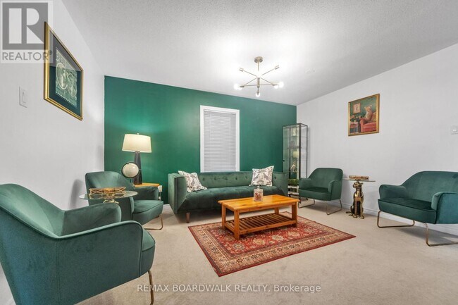 Photo - 604 Paul Métivier Dr.