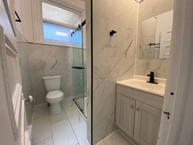 Photo - 455 Besserer St
