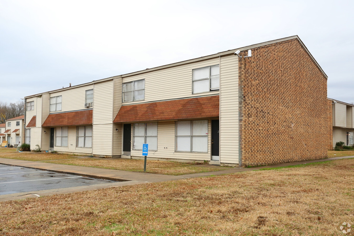 Willow Bend I and II Apartments - Willow Bend I and II Apartments