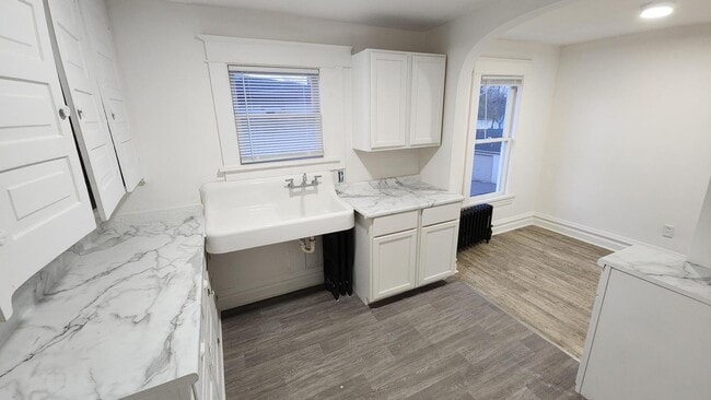 Photo - 320 W Vine St
