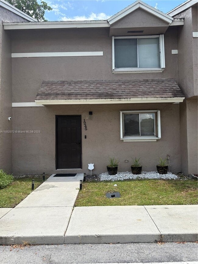 Building Photo - 1245 Sussex Dr Rental