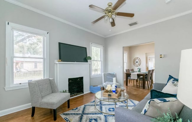 Photo - 729 King St