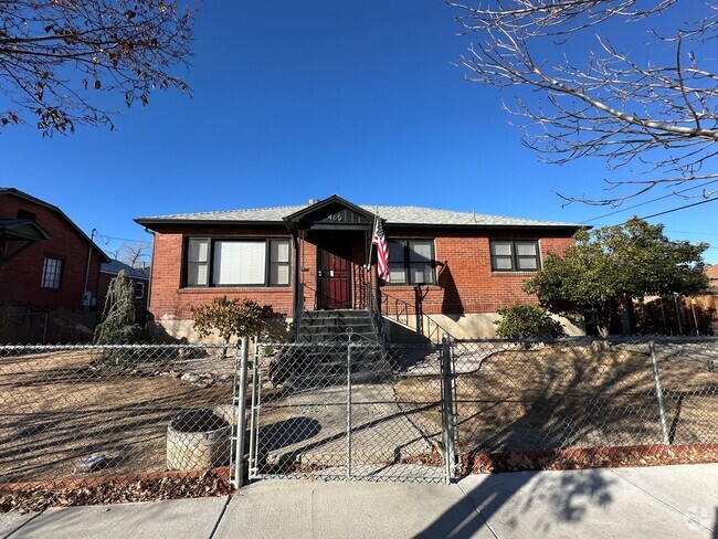 Building Photo - 465 Wilson Ave Unit 465 Wilson Ave. #Main Floor Rental