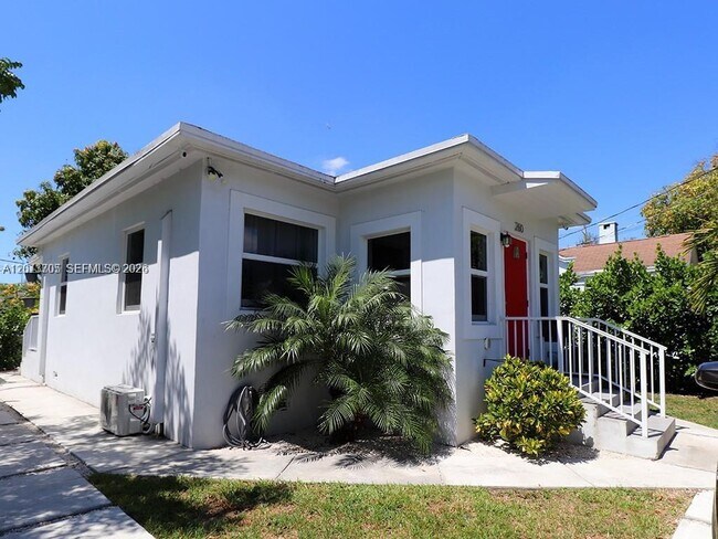 Photo - 260 NW 40th St Unidad A