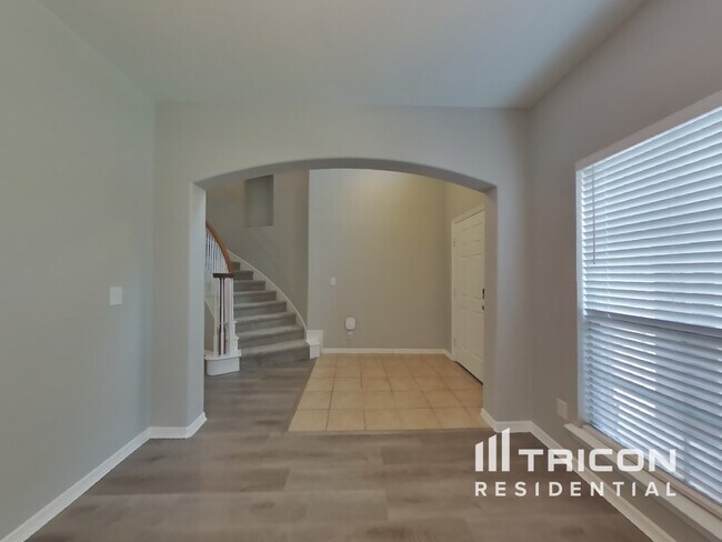 Photo - 511 Wolf Dr House