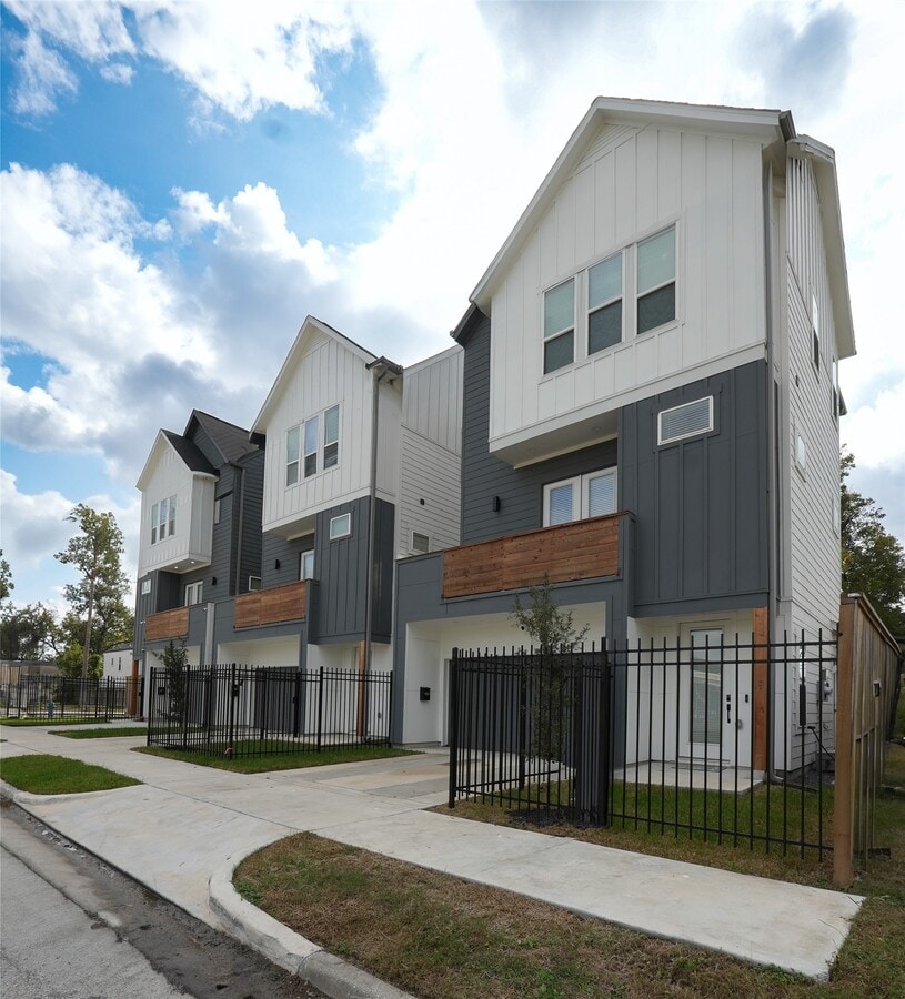 Photo - 1614 Euel St