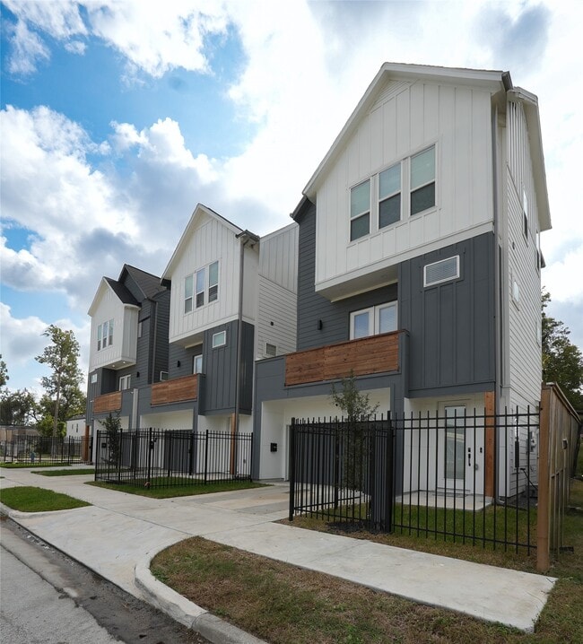 Photo - 1614 Euel St