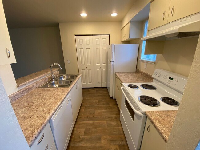 Riverwood Apartments